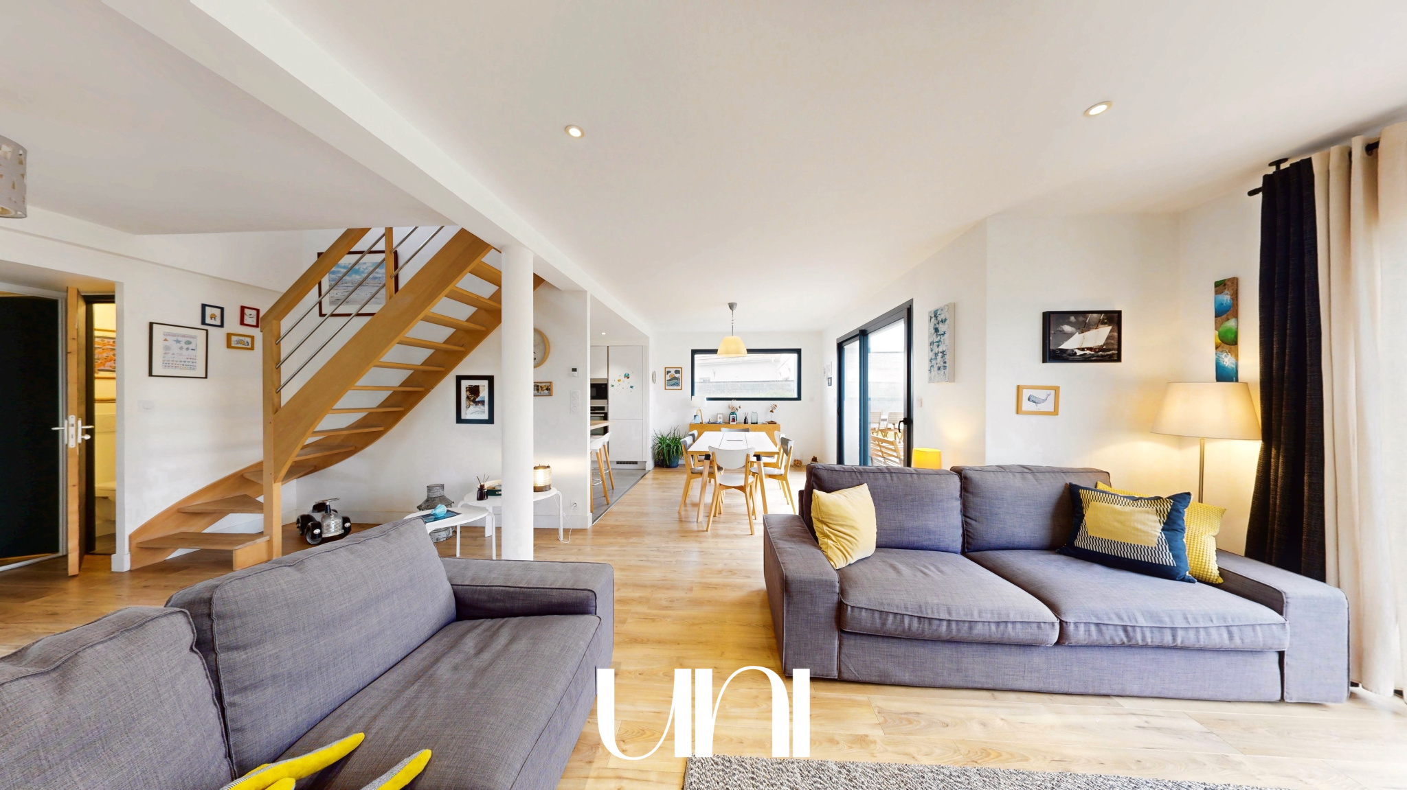 Charmante Maison contemporaine T5 de 110 m2 à GRAYE-SUR-MER