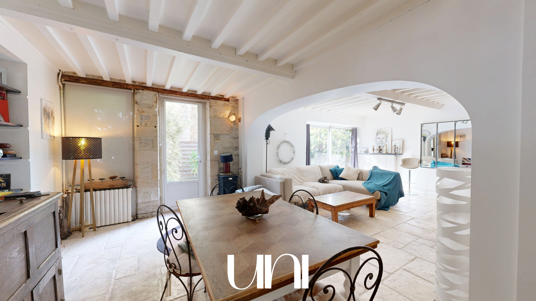 Maison T5 de 134 m2 sur terrain de 353 m2 et dépendances