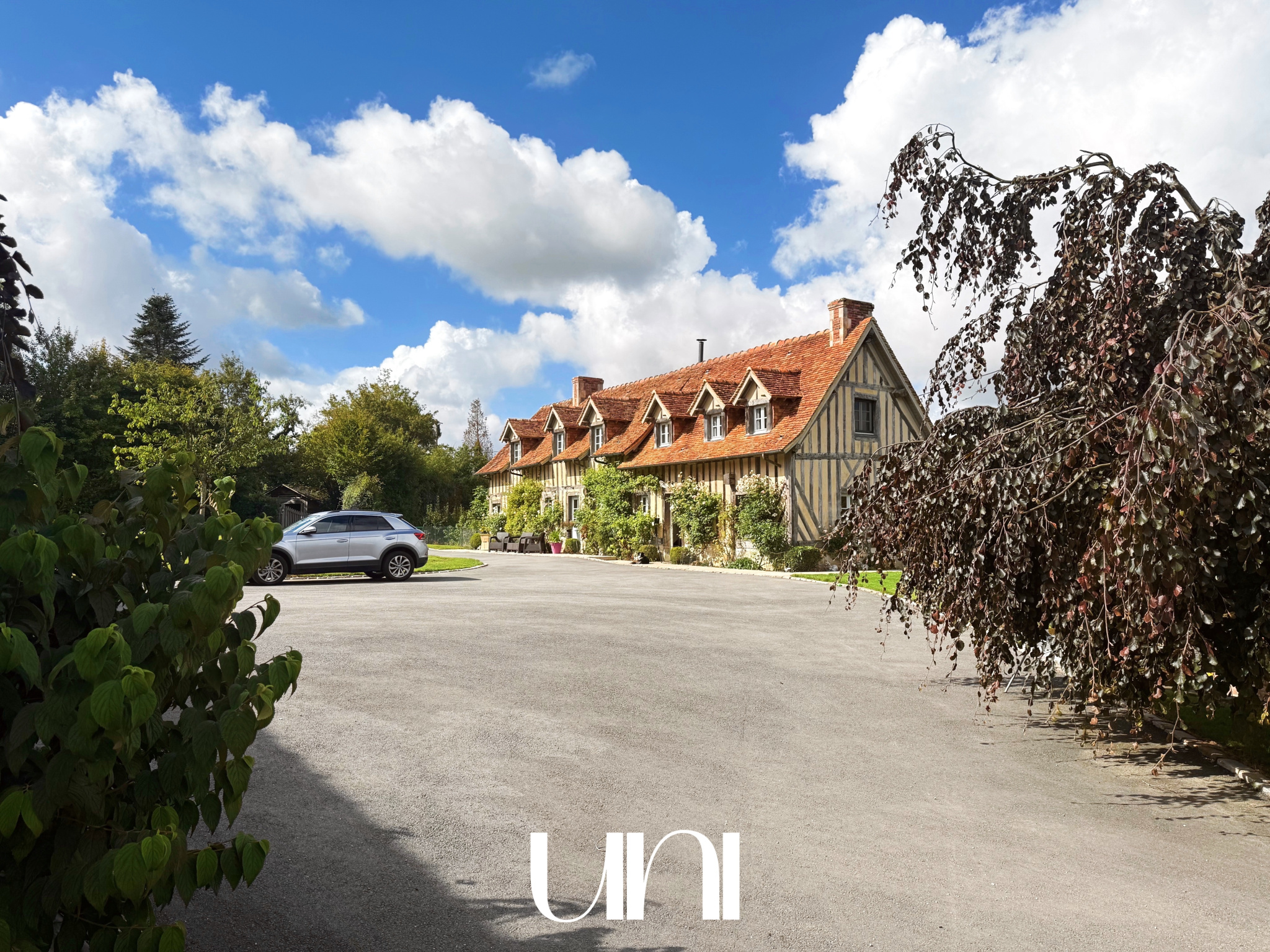 Maison en colombages T6 de 200m2 à Clarbec