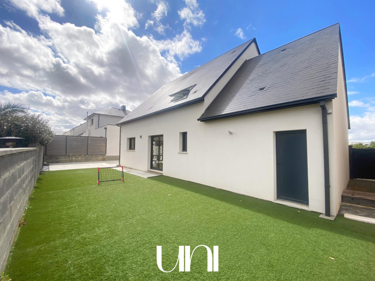 Maison T5 de 133 m2 sur terrain de 383m2