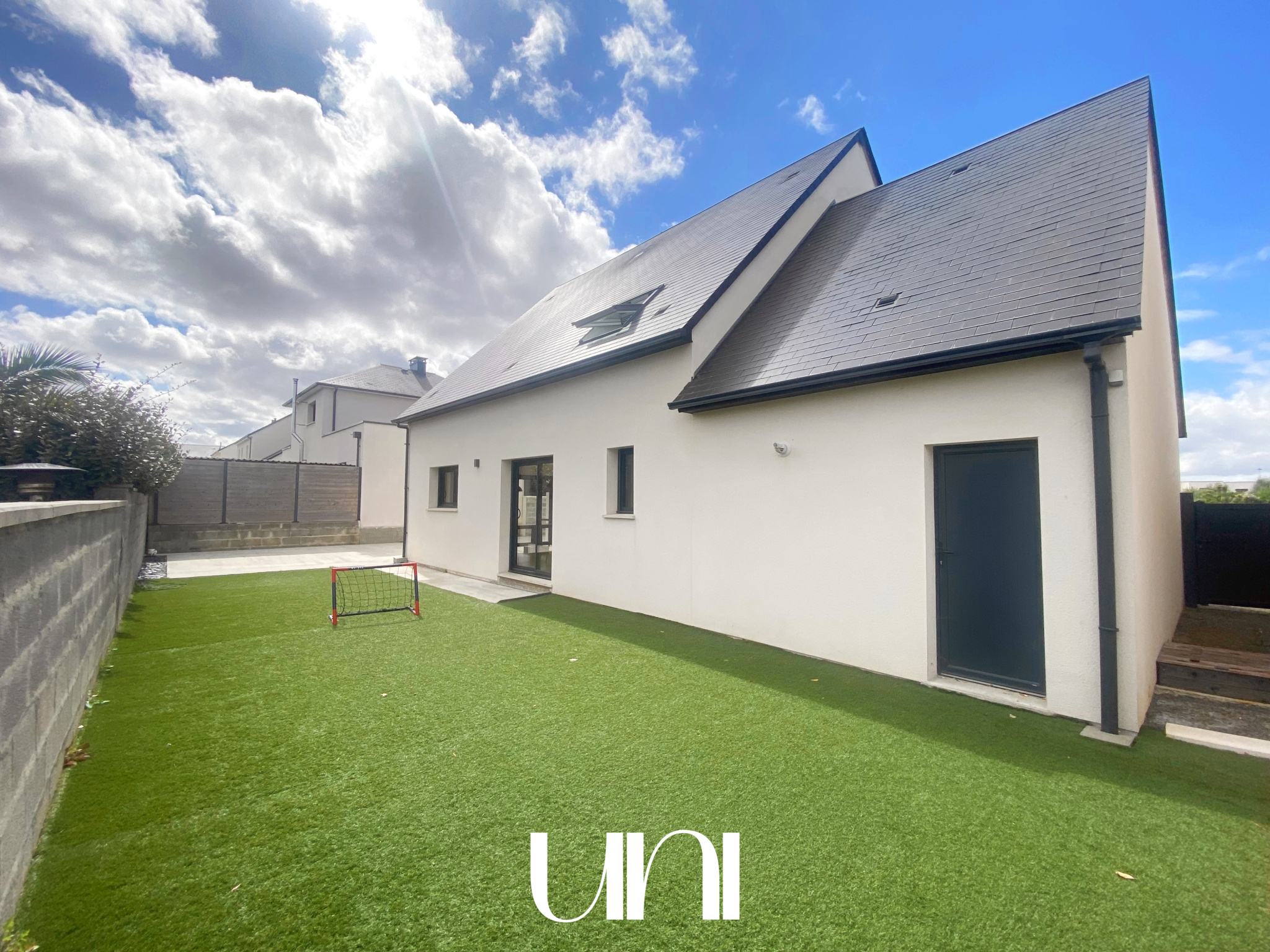 Maison T5 de 133 m2 sur terrain de 383m2