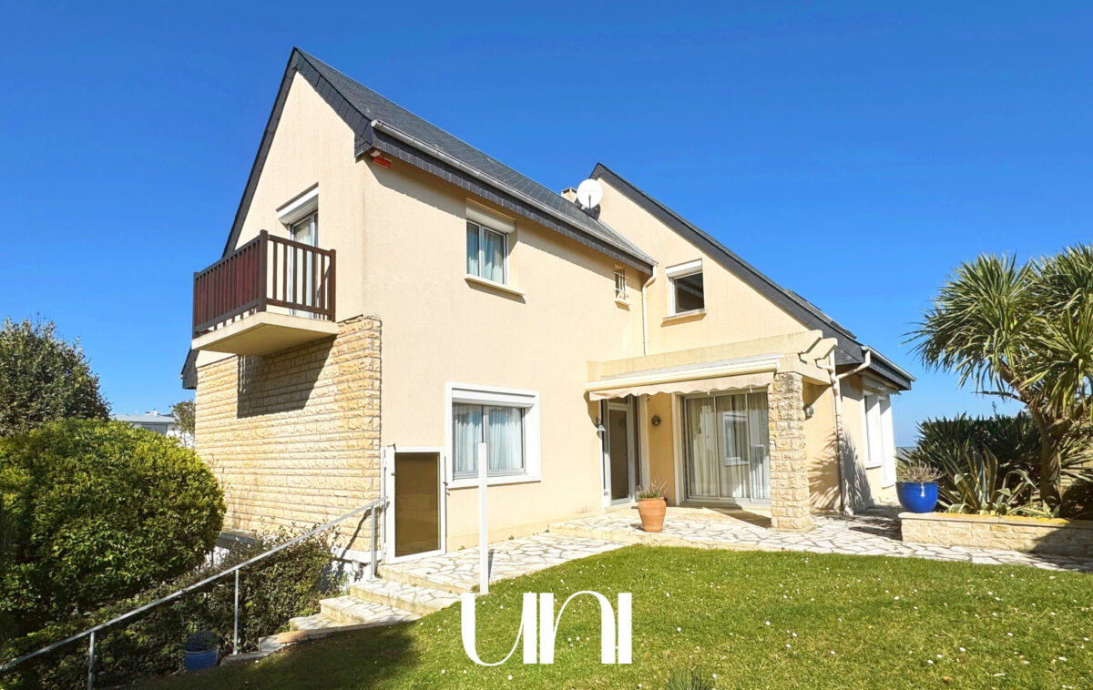 Maison T6 de 141 m2 sur terrain de 973 m2