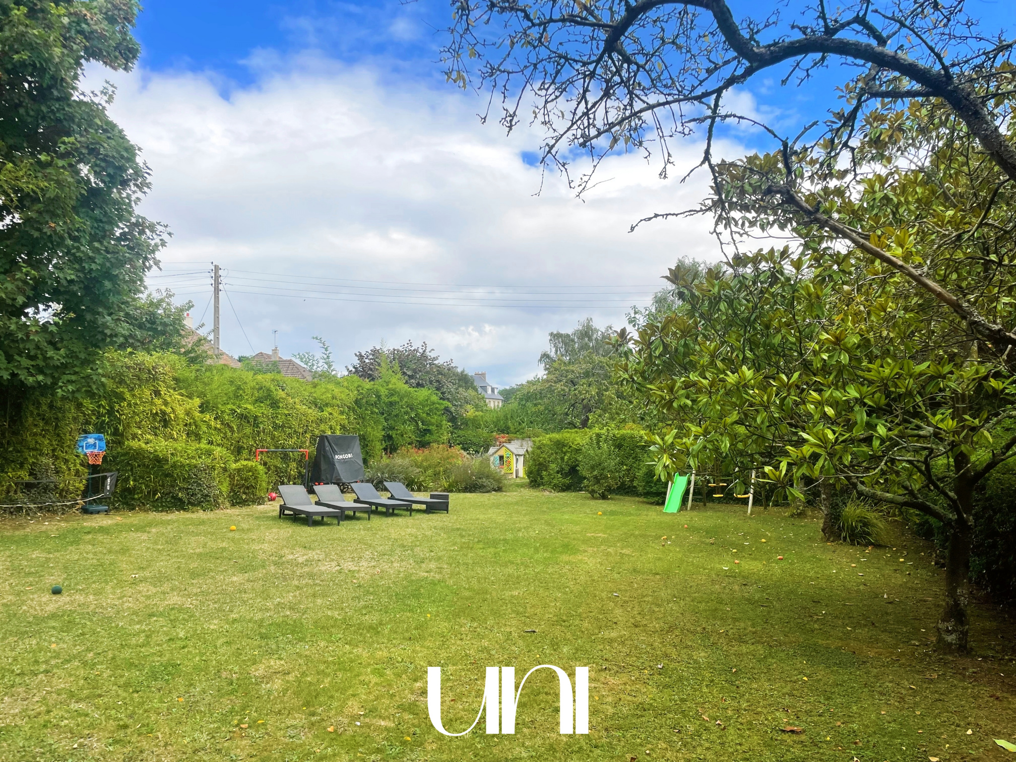 Maison T5 de 165 m2 sur terrain de 961 m2 - CAEN