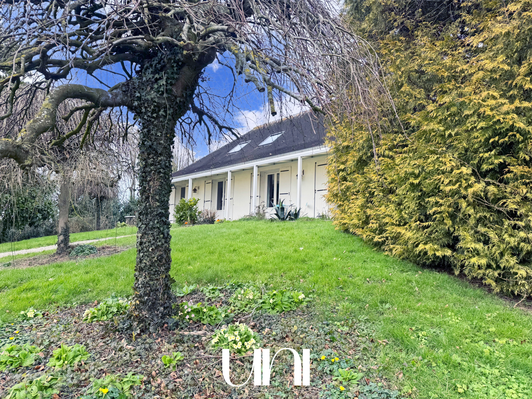 Magnifique maison T5 de 148m2 sur son terrain de 2700m2.