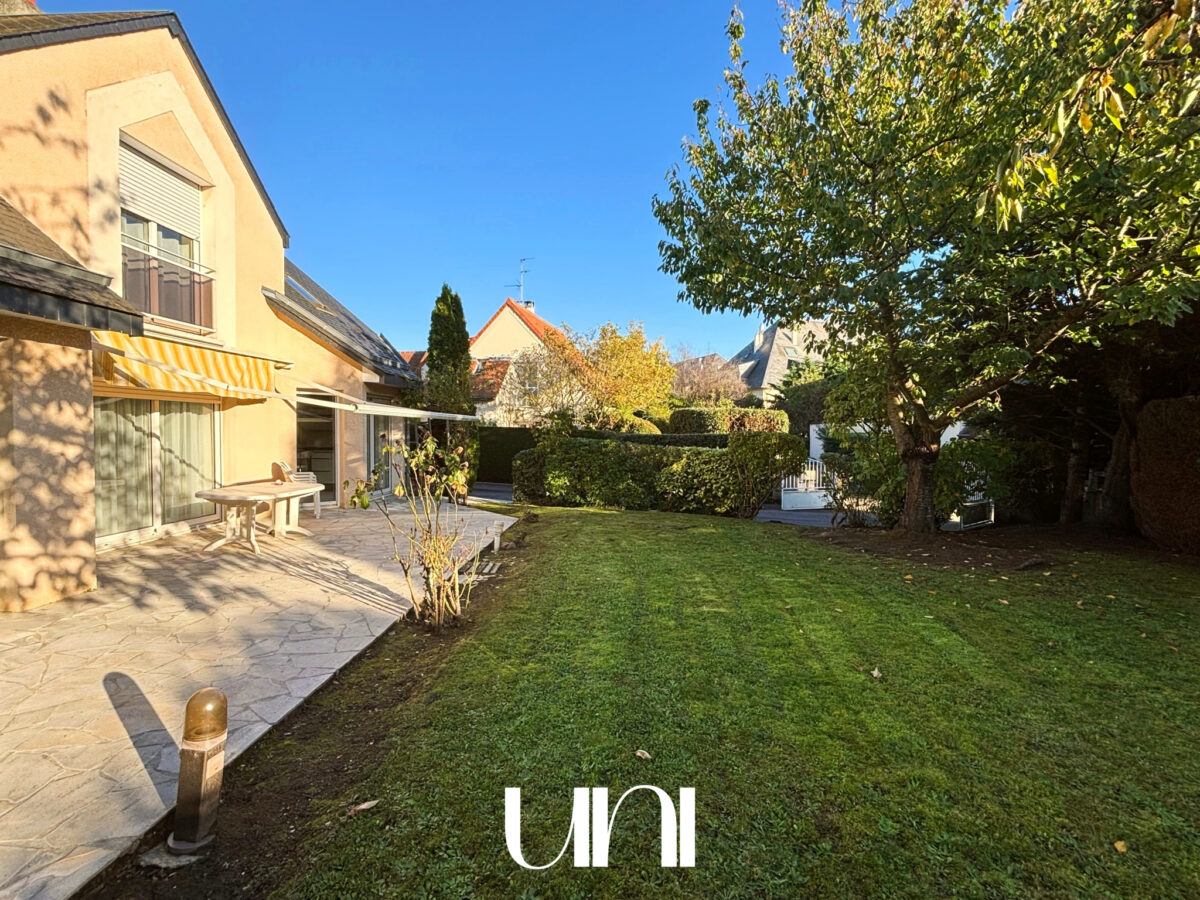 Maison T7 de 205 m2 sur terrain de 716 m2 - CAEN