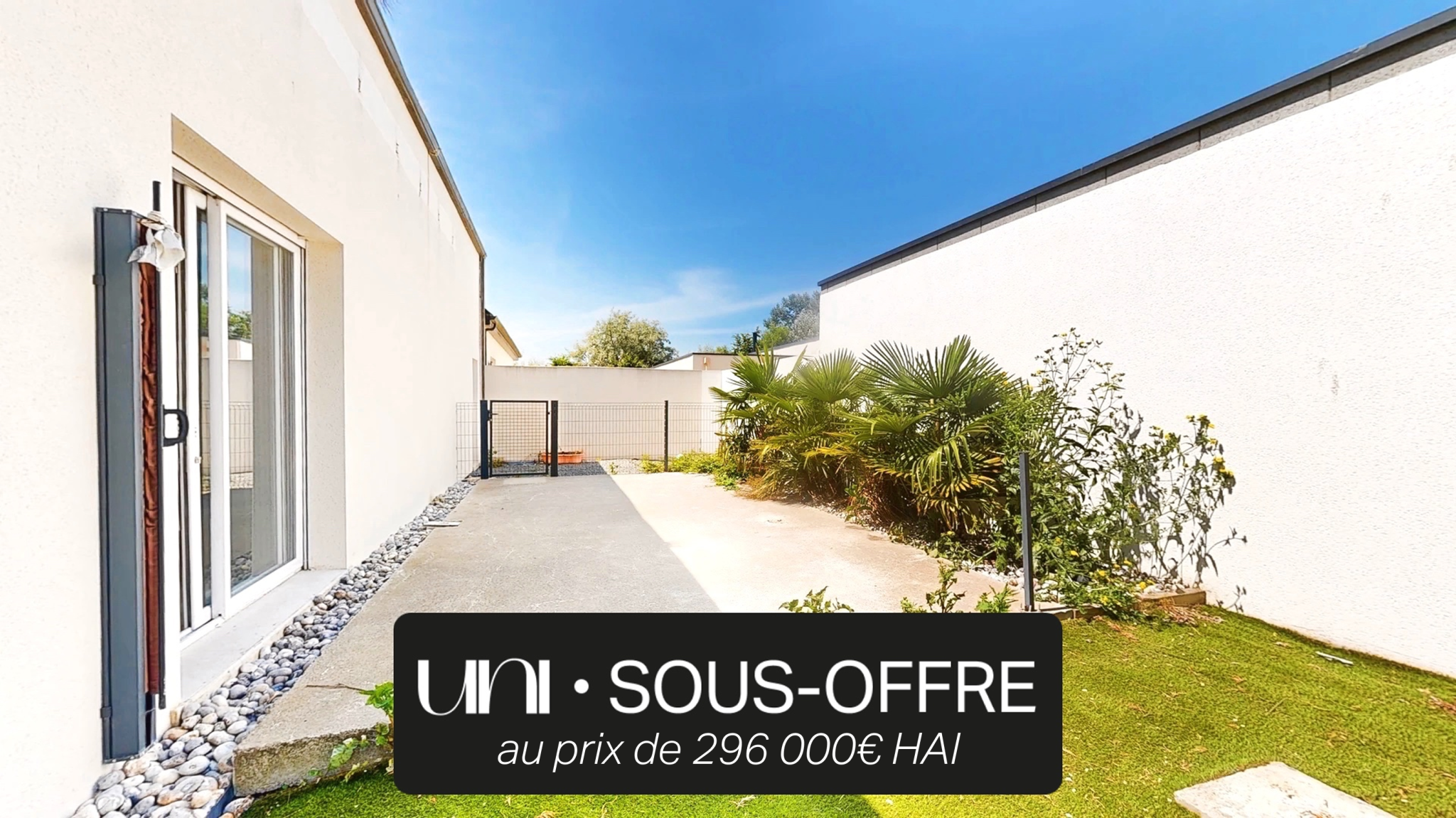 Ensemble immobilier de 200m2  avec locaux commerciaux, entrepôts et loft à Bourguebus