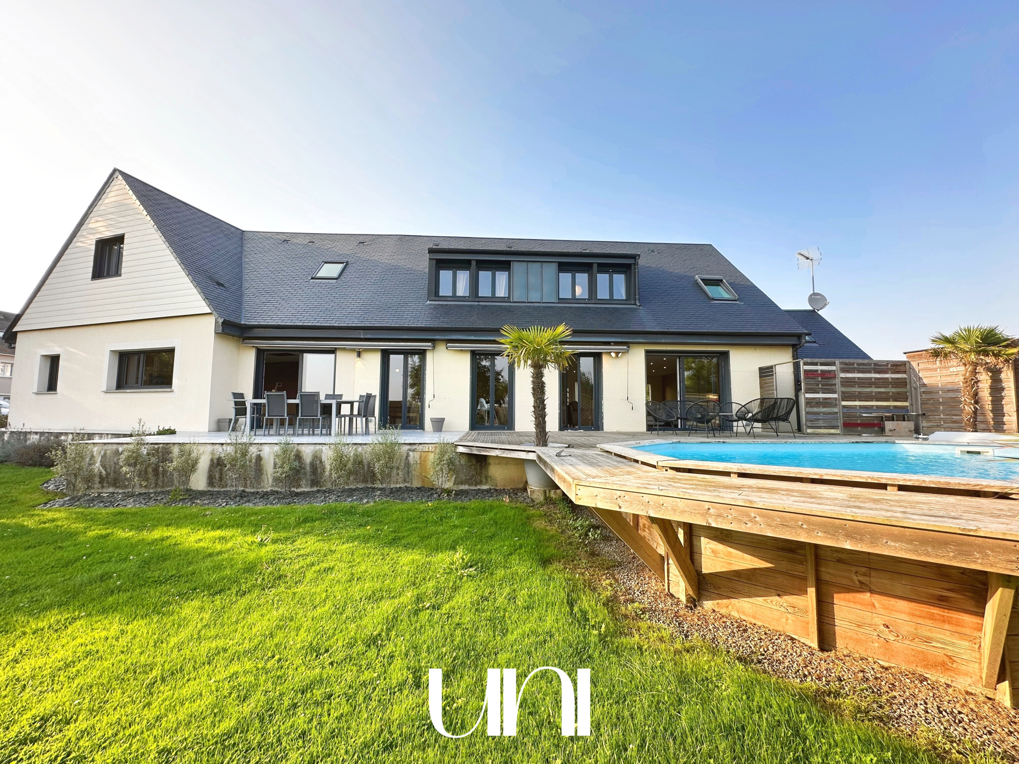 Maison T9 de 255 m2 sur terrain de 2766 m2 - OUISTREHAM