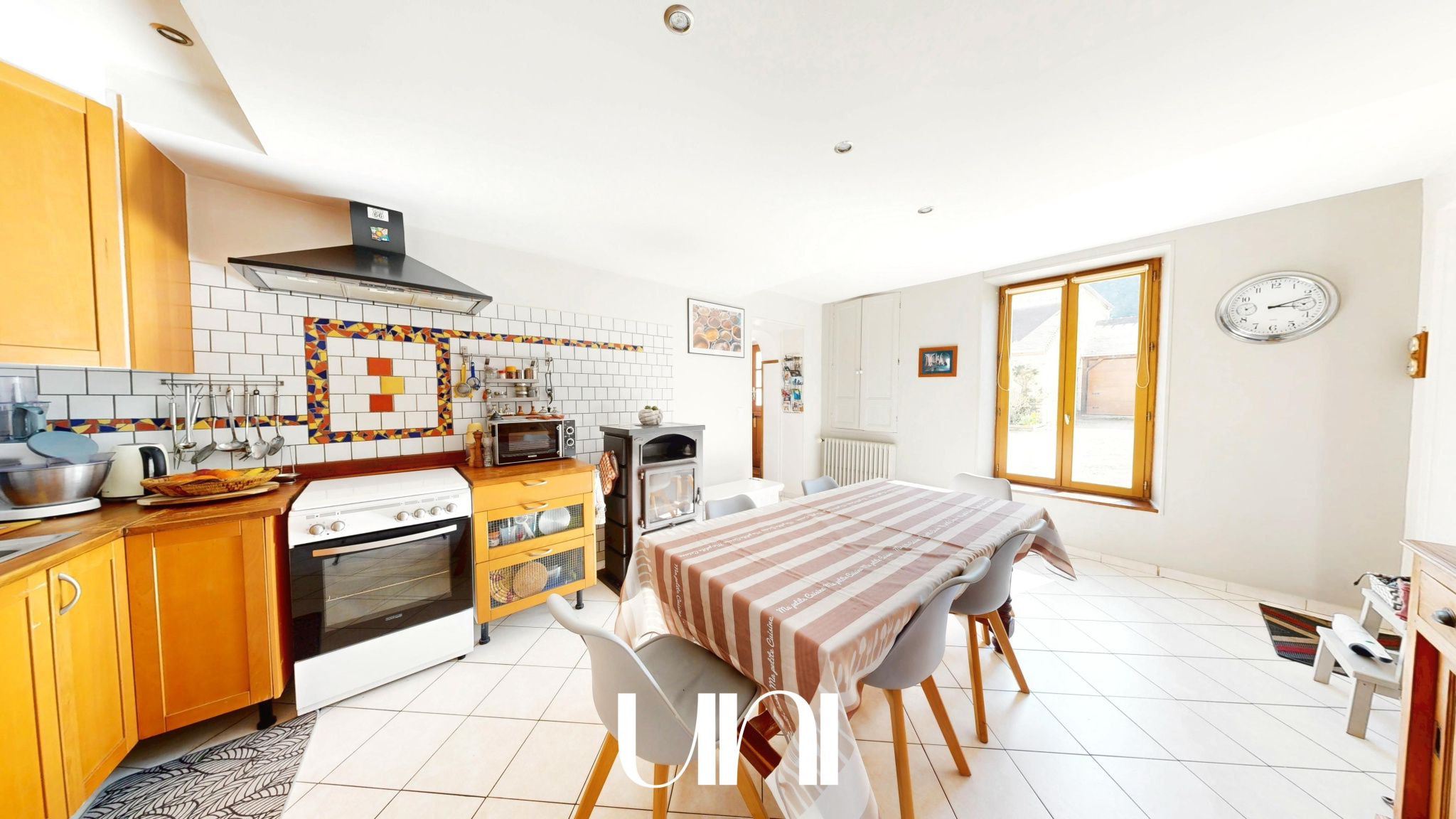 Maison T8 de 220 m2 à deux pas des commodités et de la mer