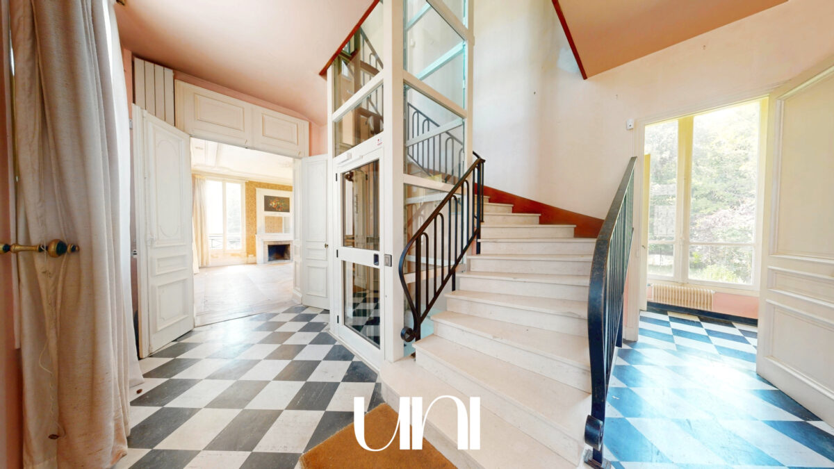 Maison T14 de 427 m2 - CAEN