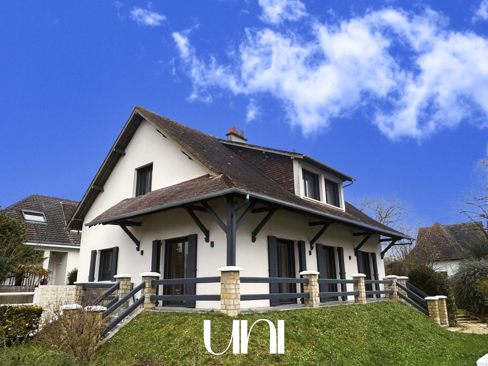 Belle Maison entièrement rénovée de 180 m2 à CAEN !