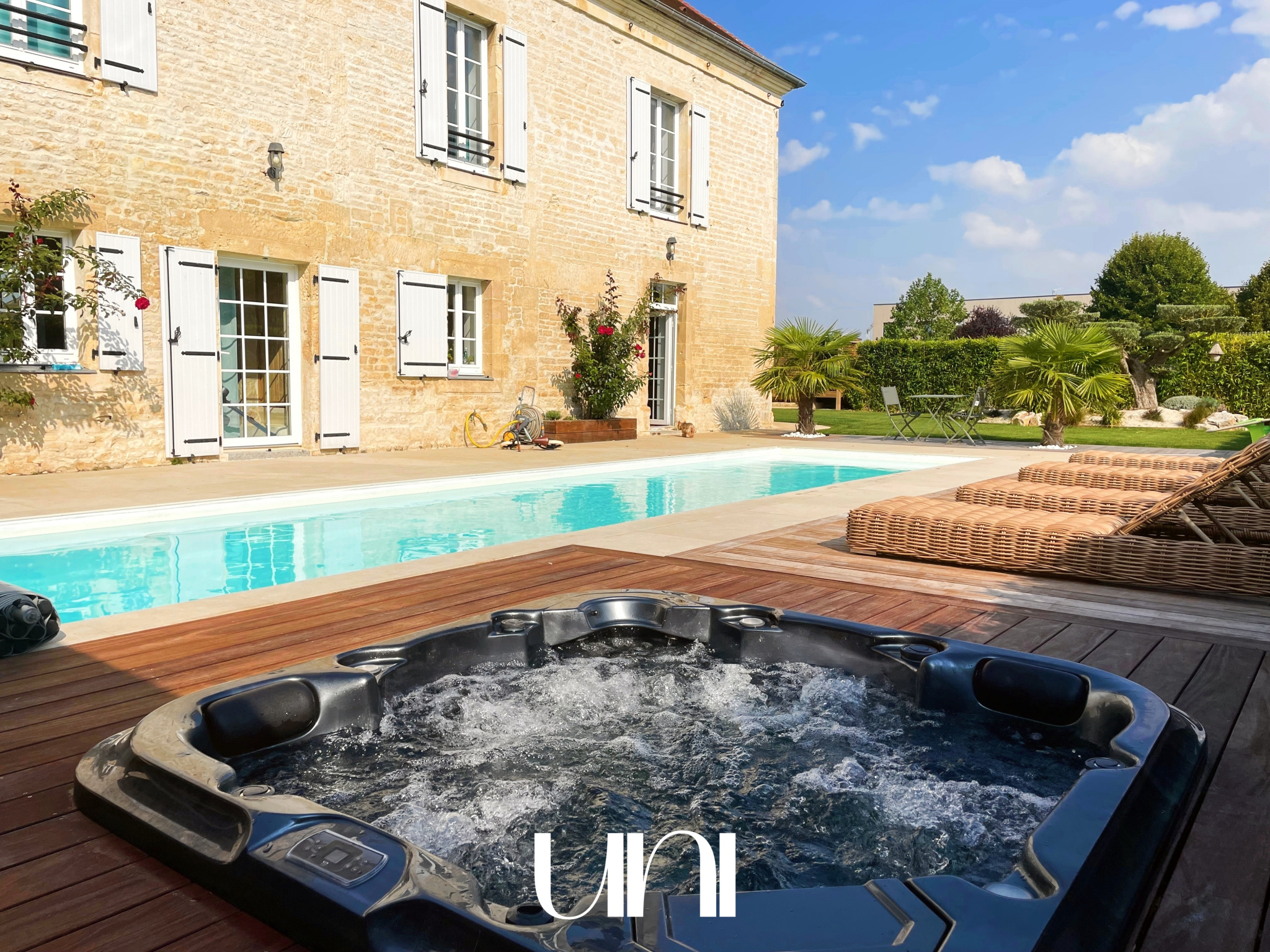 Maison T9 de 300 m2 sur terrain de 1111m2 - FLEURY-SUR-ORNE