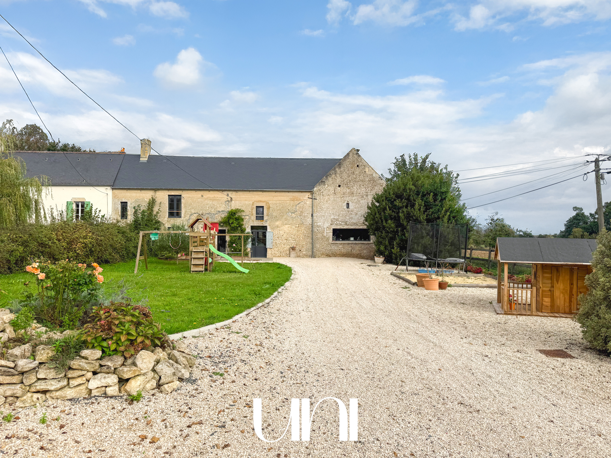 Maison T6 de 242m2 sur 2400m2 de terrain à Vaux sur Aure