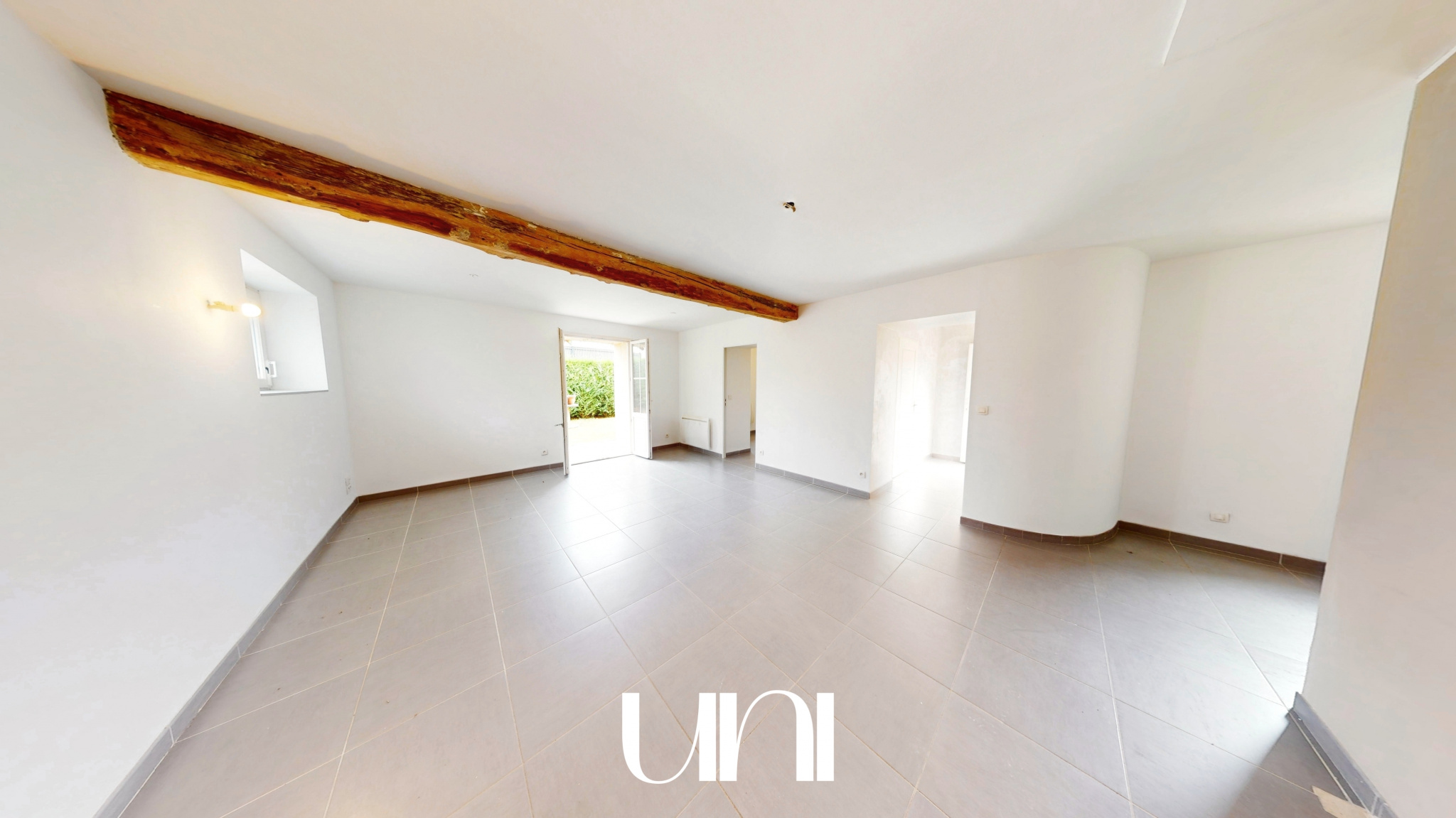 Maison T5 de 133 m2 avec cour - BÉNOUVILLE