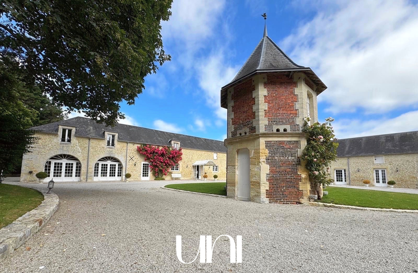 Domaine à Mandeville-en-Bessin de 1 hectare dédié aux réceptions, mariages et séminaires