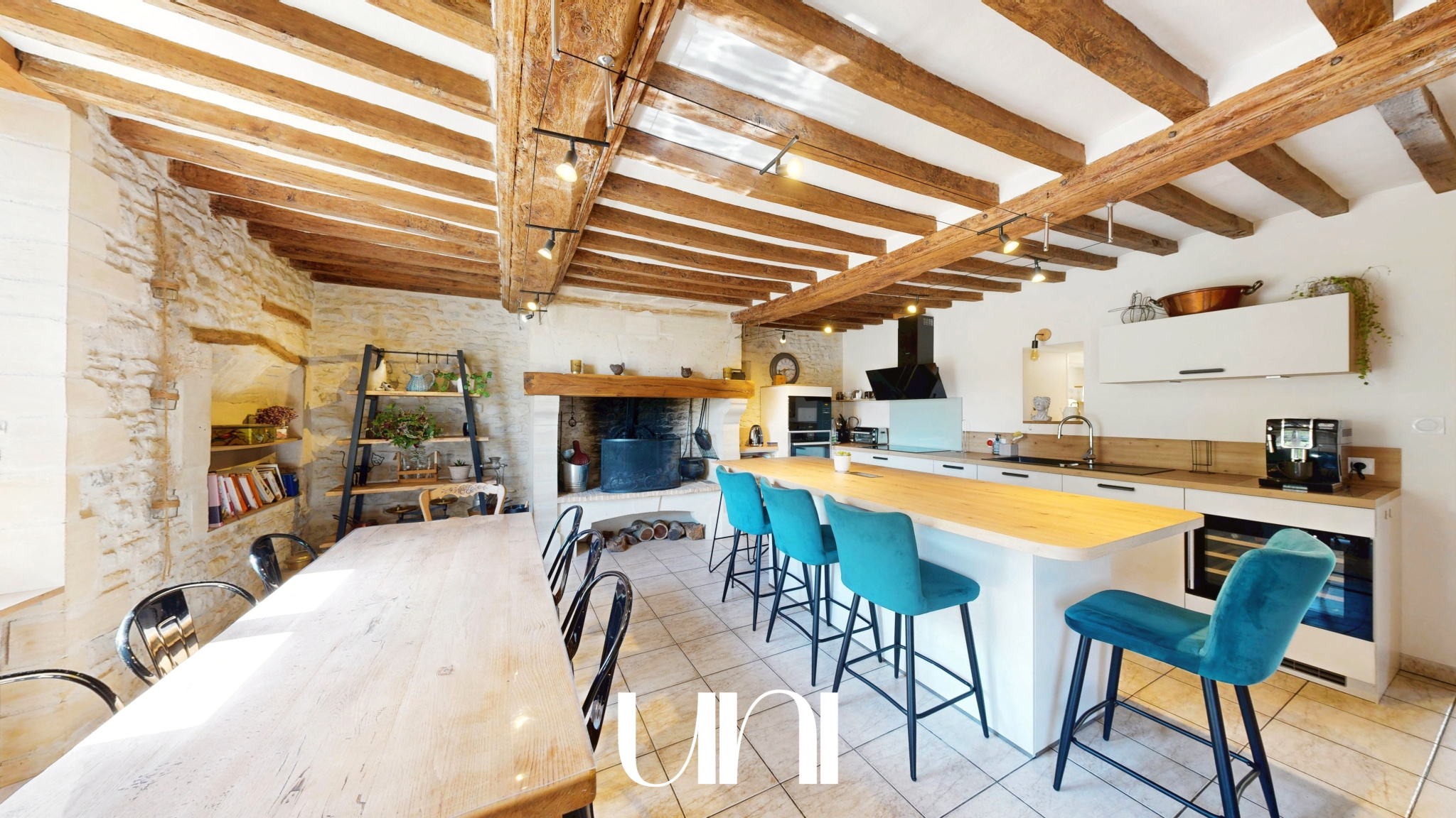 Maison T12 de 360 m2 avec terrain de 3000 m2