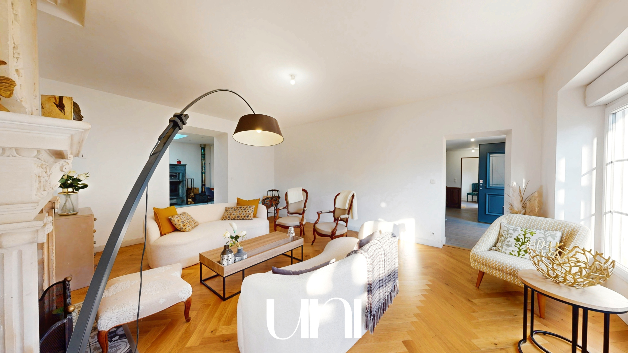 Maison T11 de 340 m2 avec dépendance de 180 m2 sur terrain de 450 m2 - BIEVILLE-BEUVILLE