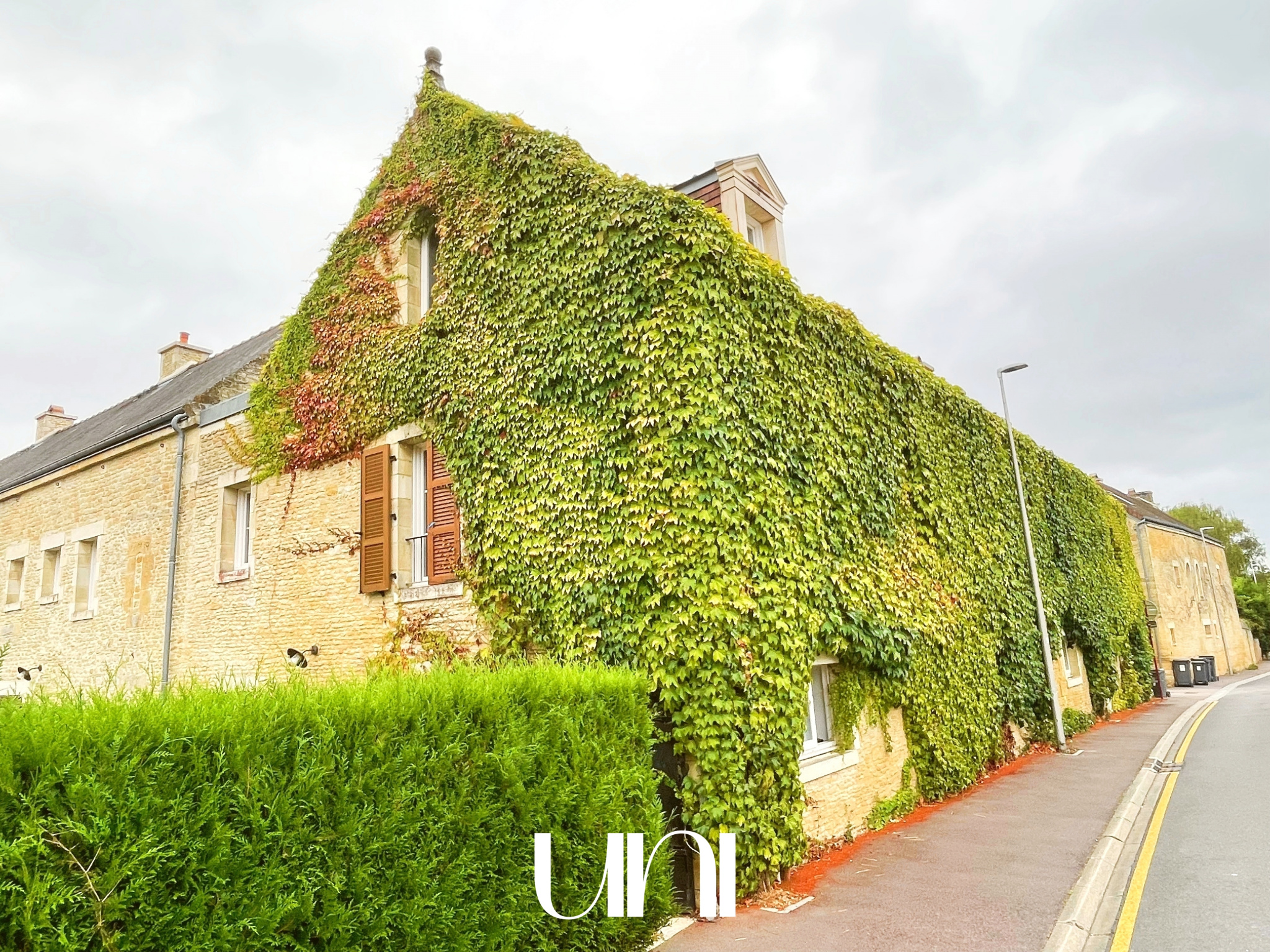 Maison T5 de 133 m2 avec cour - BÉNOUVILLE