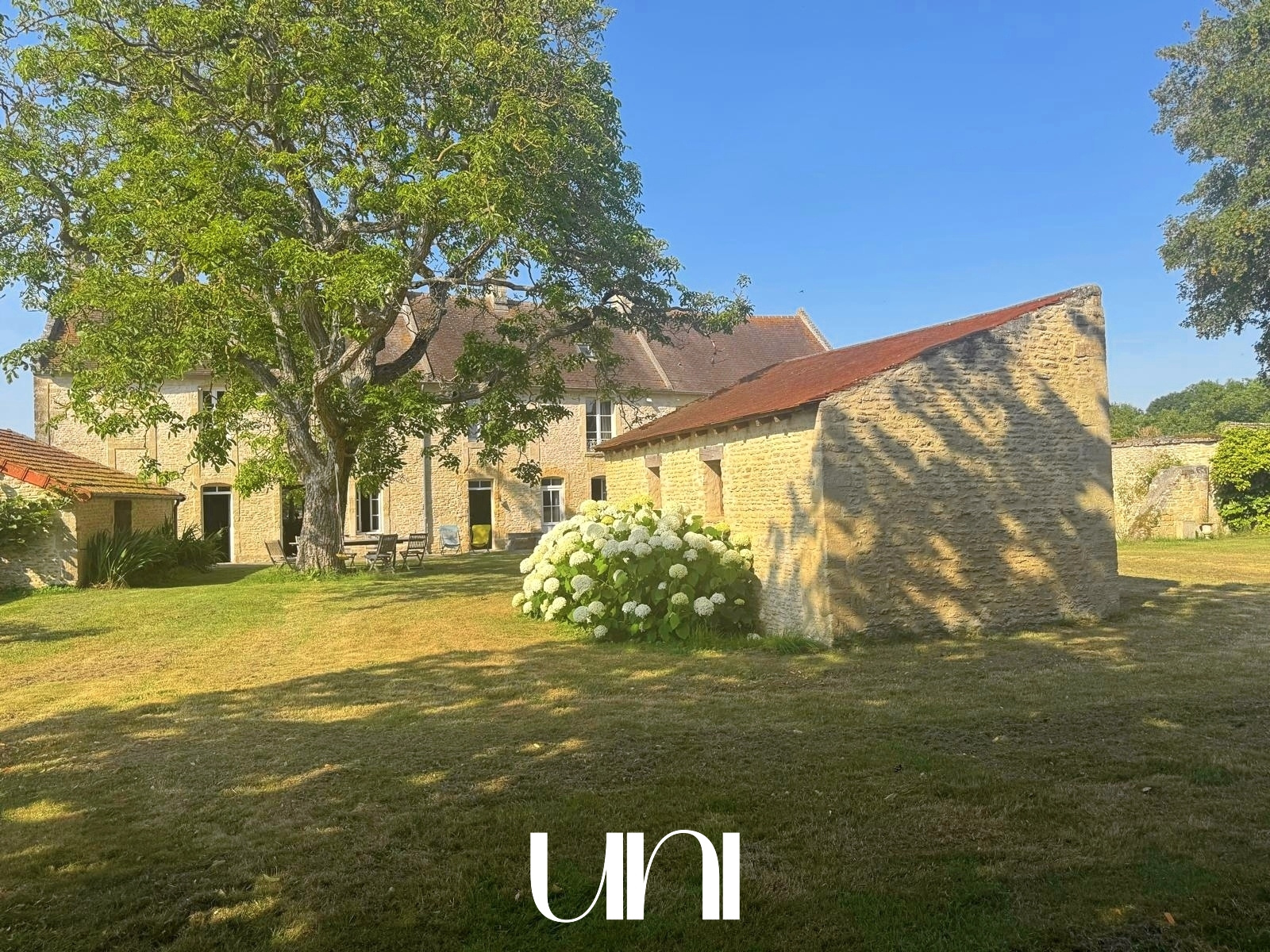 Maison T7 de 228 m2 - COLOMBY-ANGUERNY