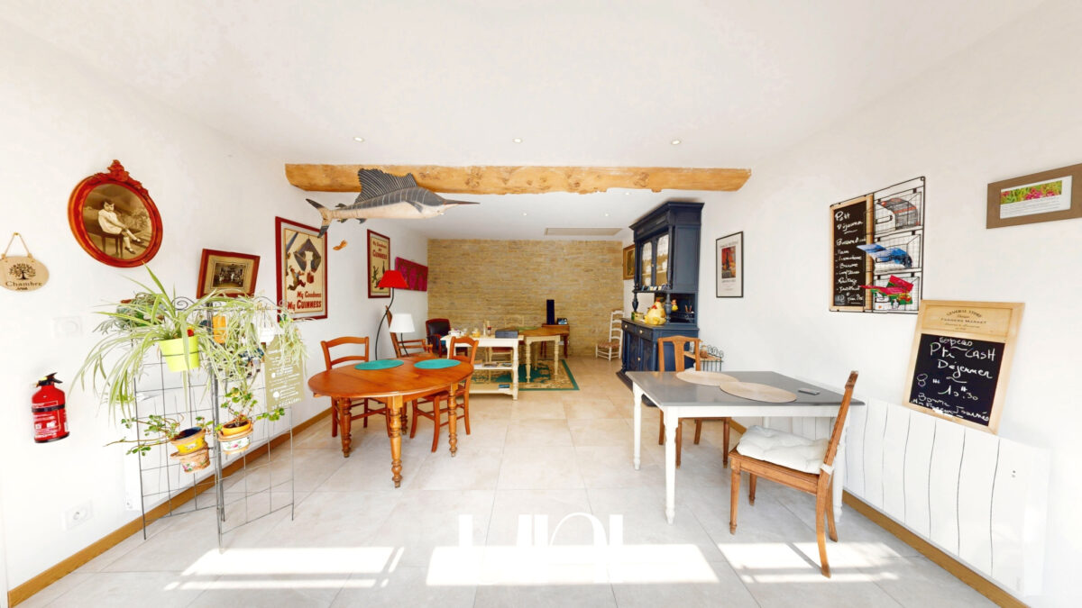 Maison T8 de 352 m2 avec terrain de 1,4 hectares