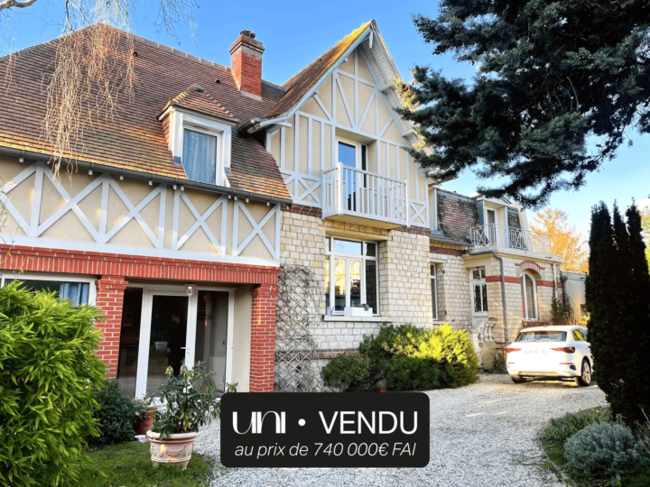 Magnifique maison T9 de 210m2 avec une grande terrasse et un terrain de 1000 m2