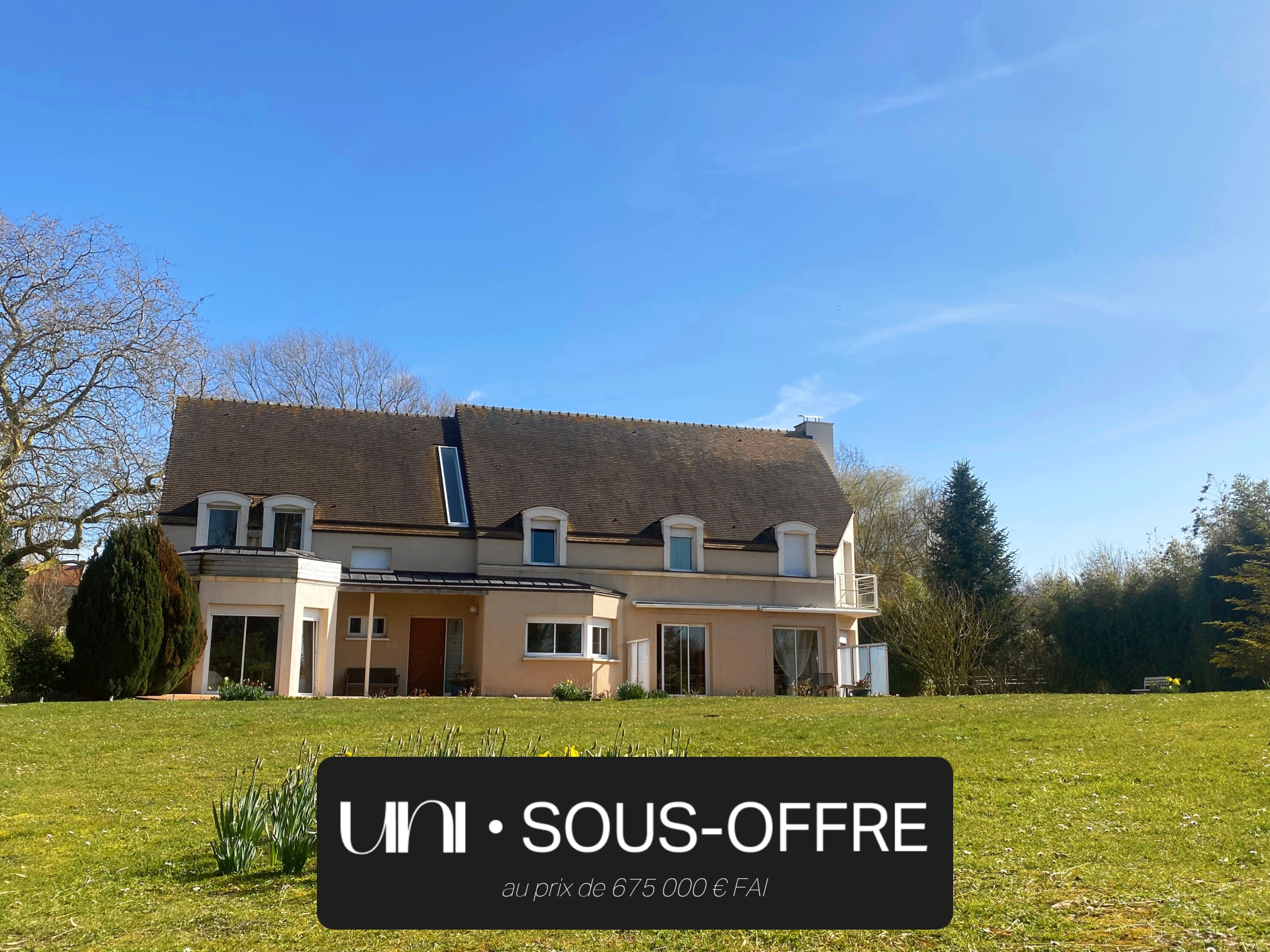 Magnifique maison T8 de 347m2 sur un terrain de 5 690m2 avec acquisition possible d'un terrain de 1.2 ha !