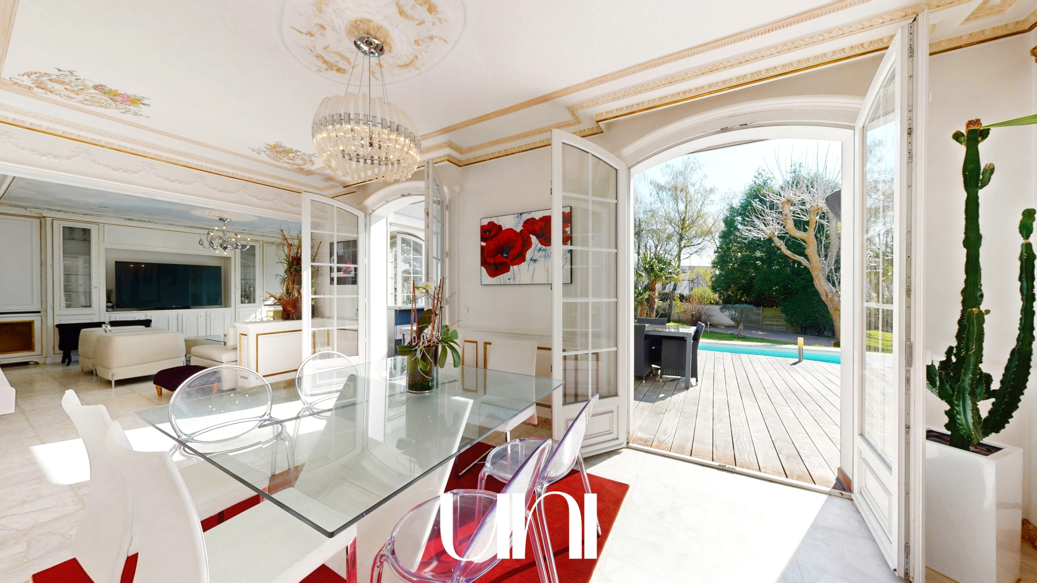 Belle maison T7 de 250 m2 sur 2000 m2 de terrain avec piscine et jacuzzi