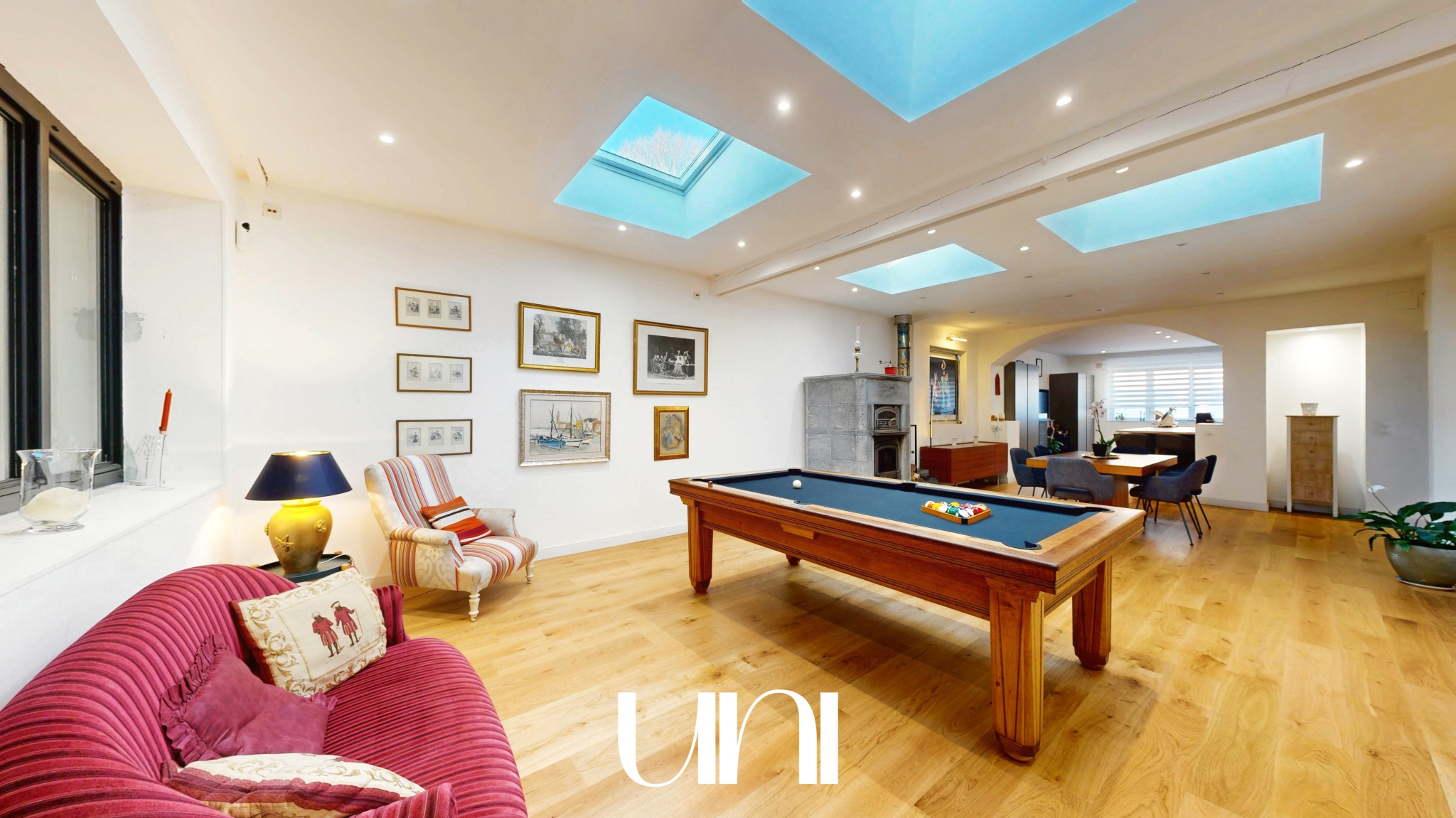 Maison T11 de 340 m2 avec dépendance de 180 m2 sur terrain de 450 m2 - BIEVILLE-BEUVILLE