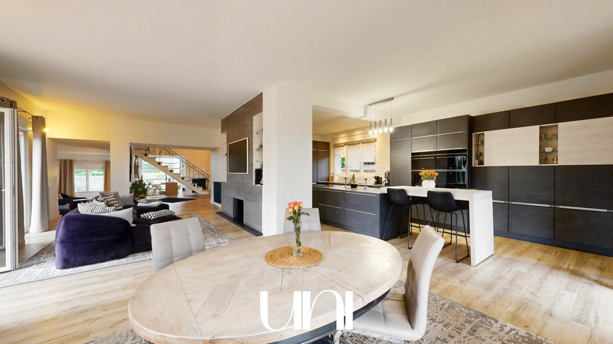 Maison T6 de 260 m2 sur un terrain de 1200 m2 à CAEN